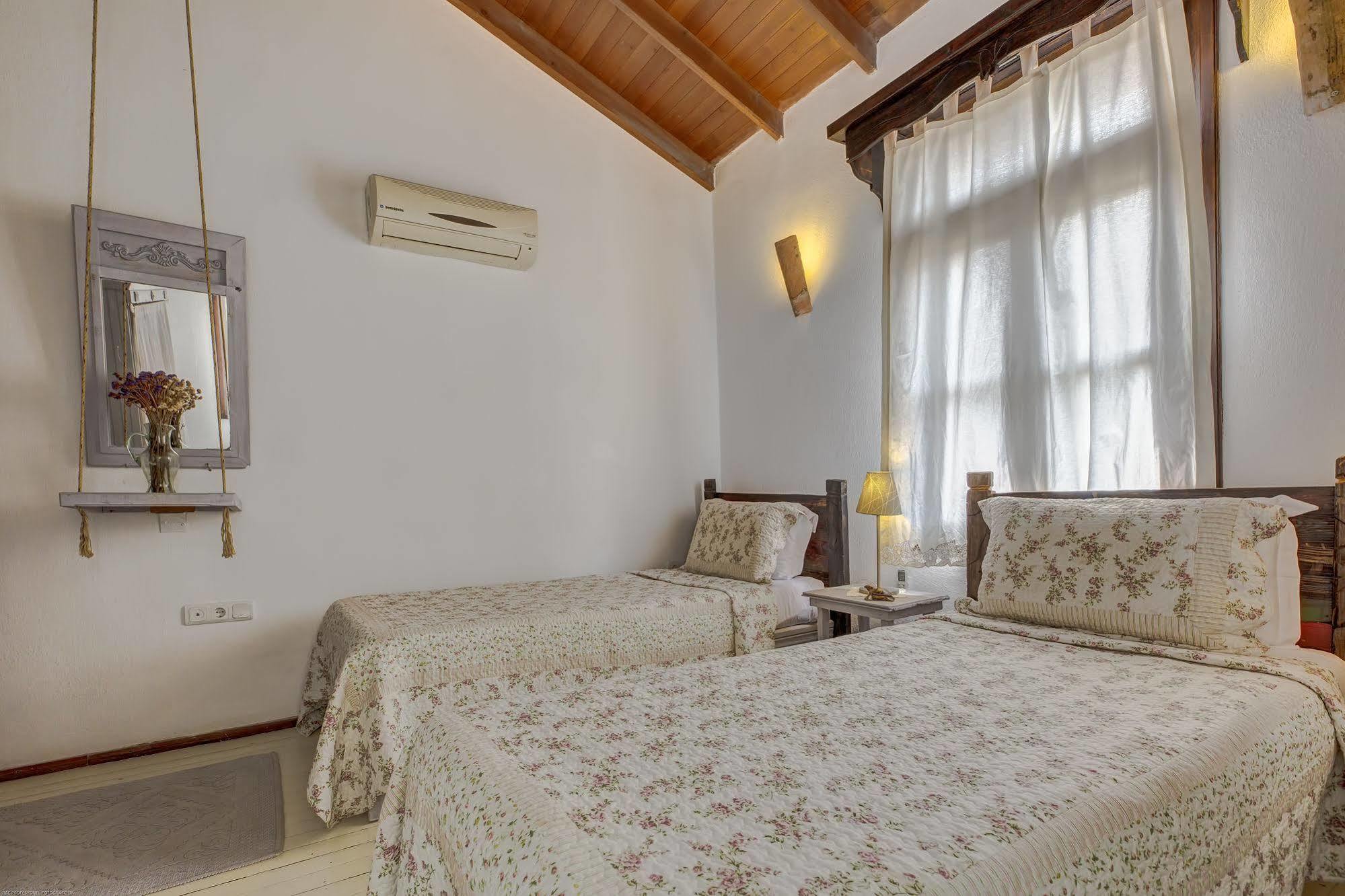 Retro Butik Otel (Adults Only) Cesme Ngoại thất bức ảnh