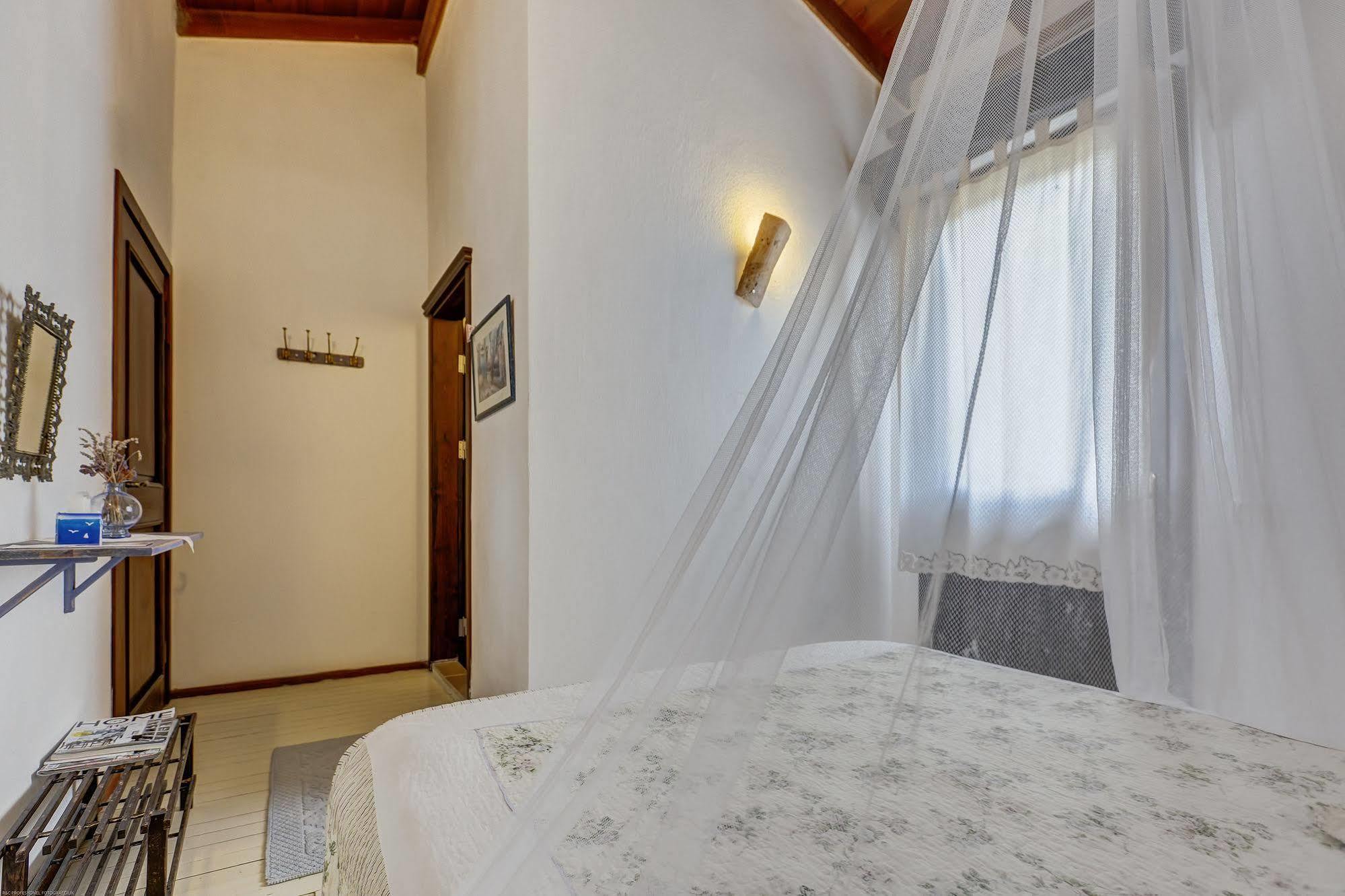 Retro Butik Otel (Adults Only) Cesme Ngoại thất bức ảnh